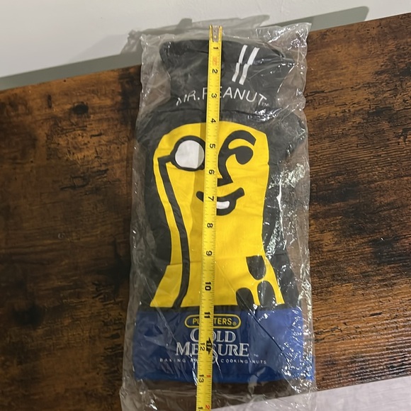 Vintage Planters Mr. Peanut Gold Measure Hand Oven Mitt - Picture 4 of 6
